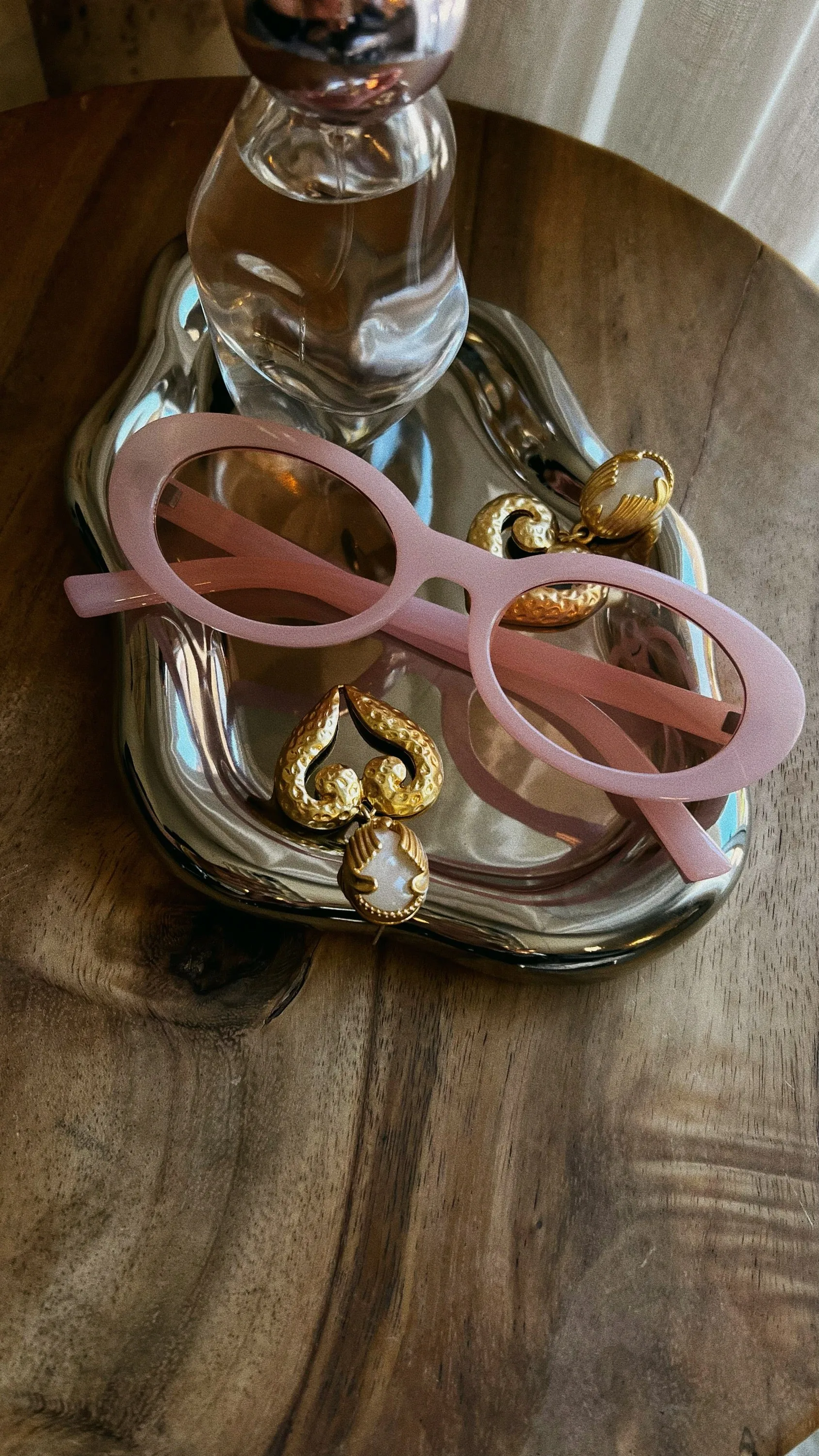 Elena Oval Sunglasses - Pink sold by Miss Lola product image thumbnail 2