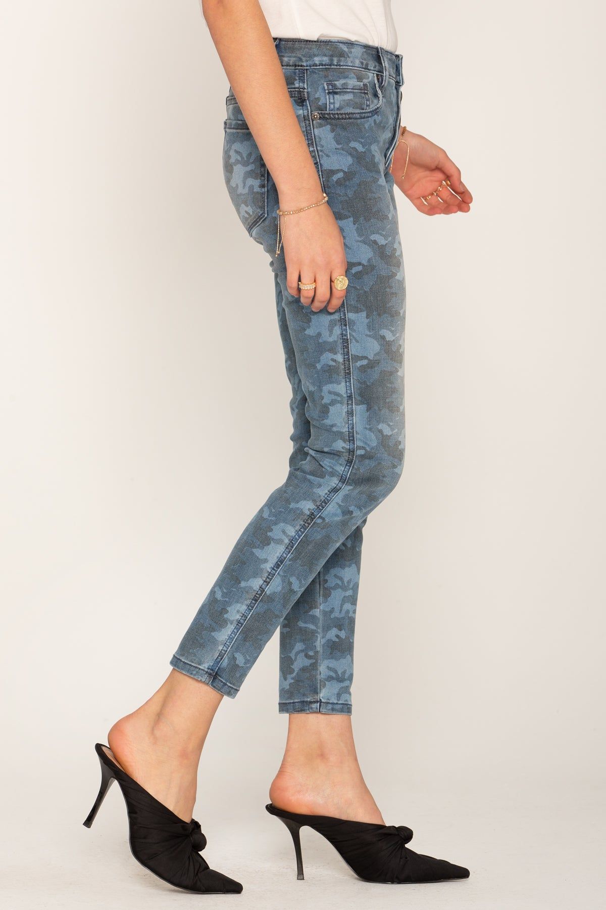 Never Blend In Camo Skinny Jeans sold by Miss Me product image thumbnail 3