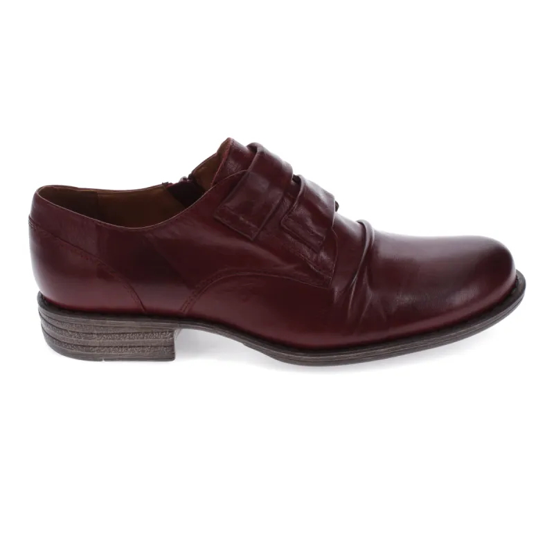 Liam Oxford sold by Miz Mooz