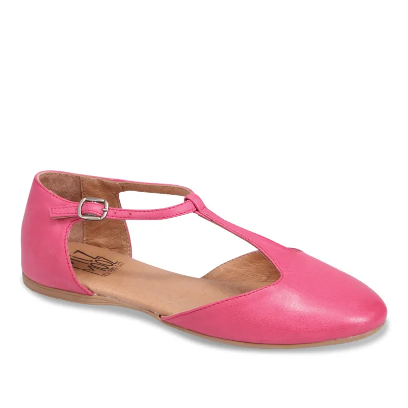 Kennedy Flat sold by Miz Mooz