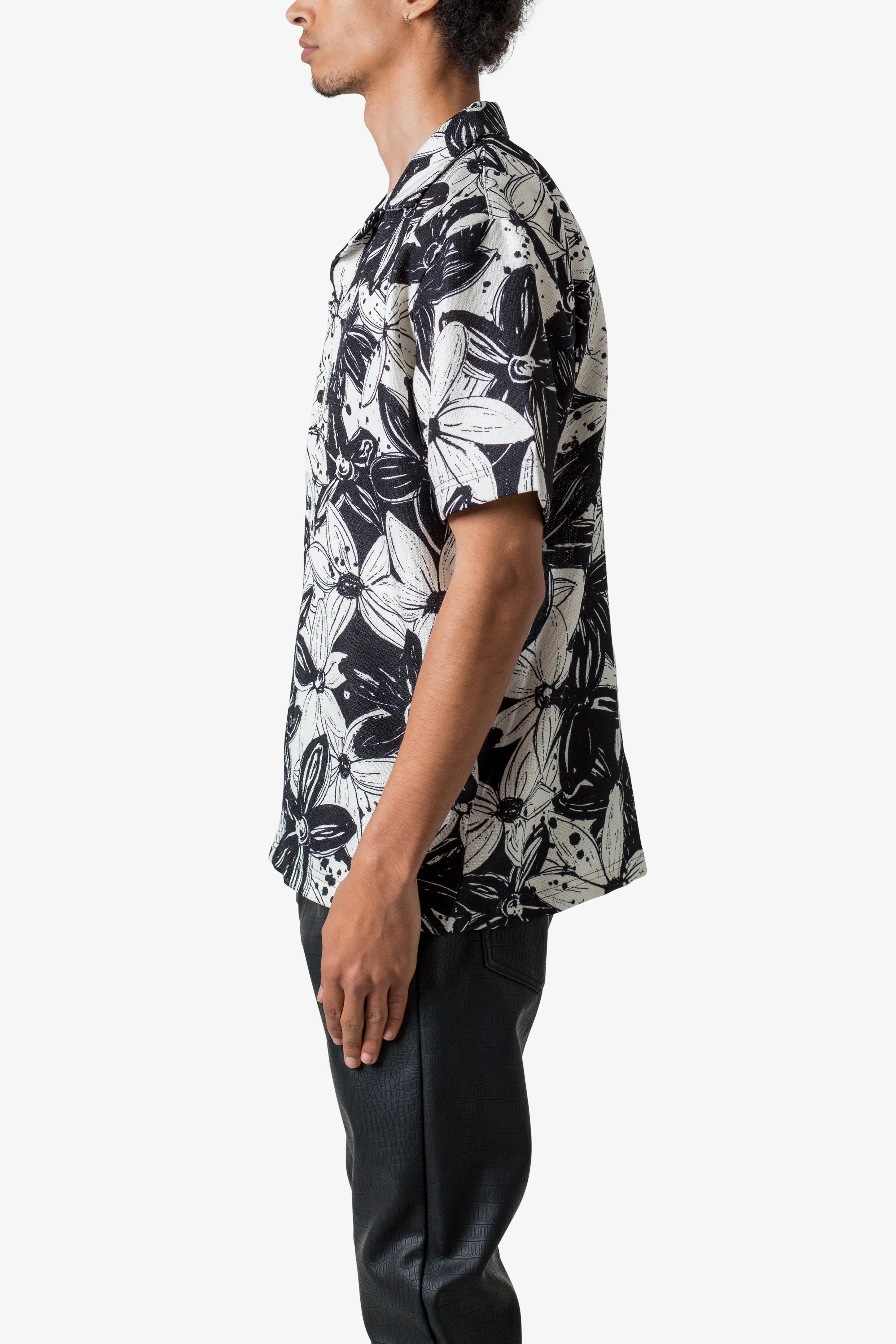 Linen Blend S/S Shirt - Black Floral sold by MNML product image thumbnail 4