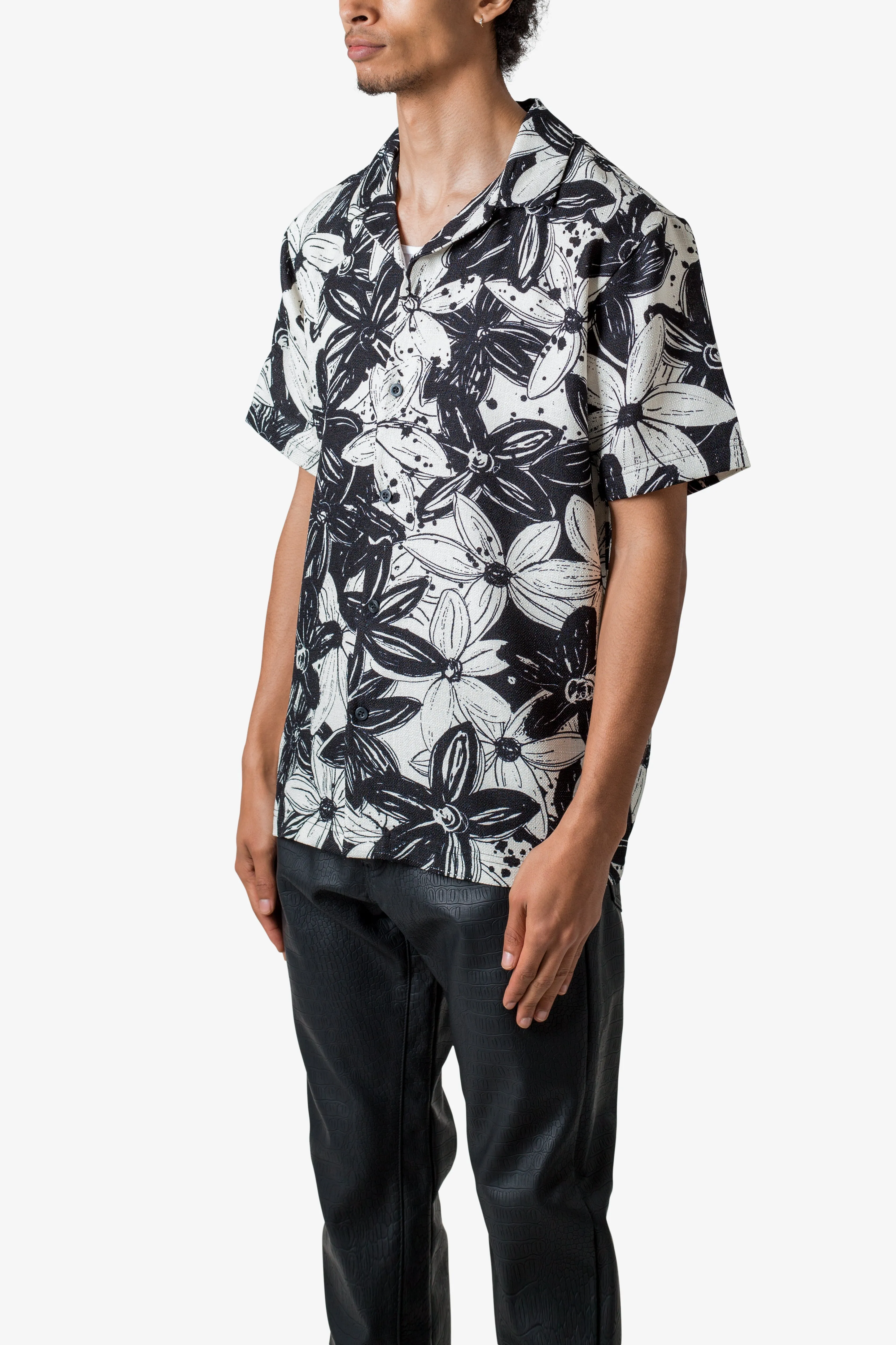 Linen Blend S/S Shirt - Black Floral sold by MNML product image thumbnail 3