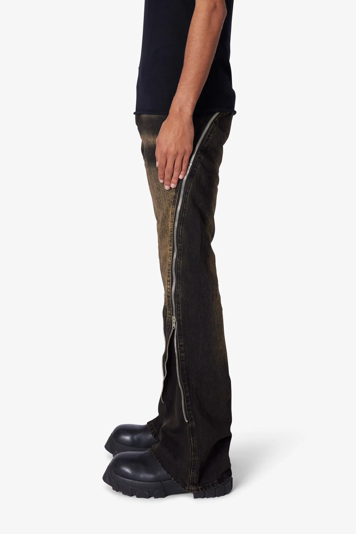 D519 Zipper Flare Denim - Washed Black sold by MNML product image thumbnail 4