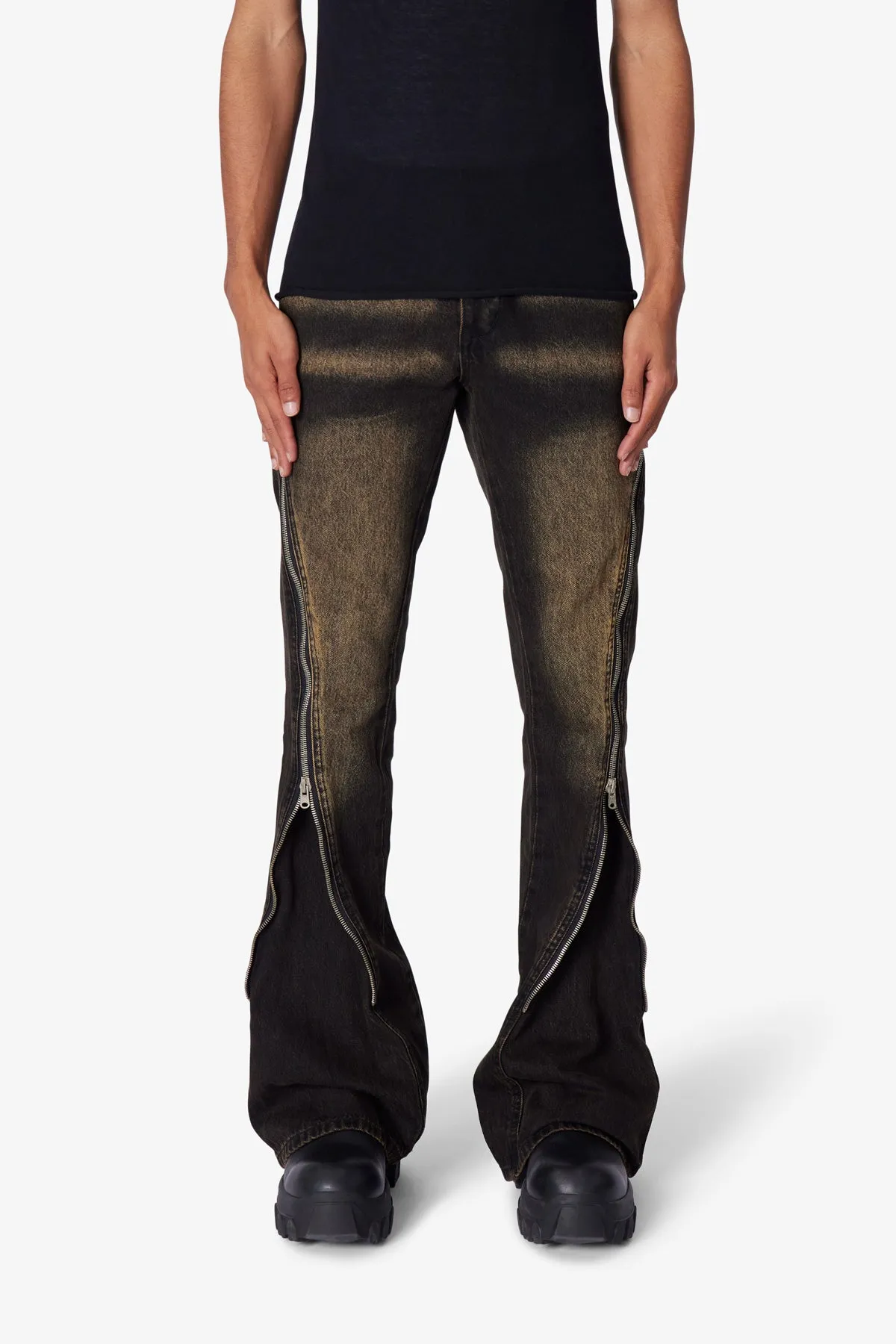 D519 Zipper Flare Denim - Washed Black sold by MNML product image thumbnail 2