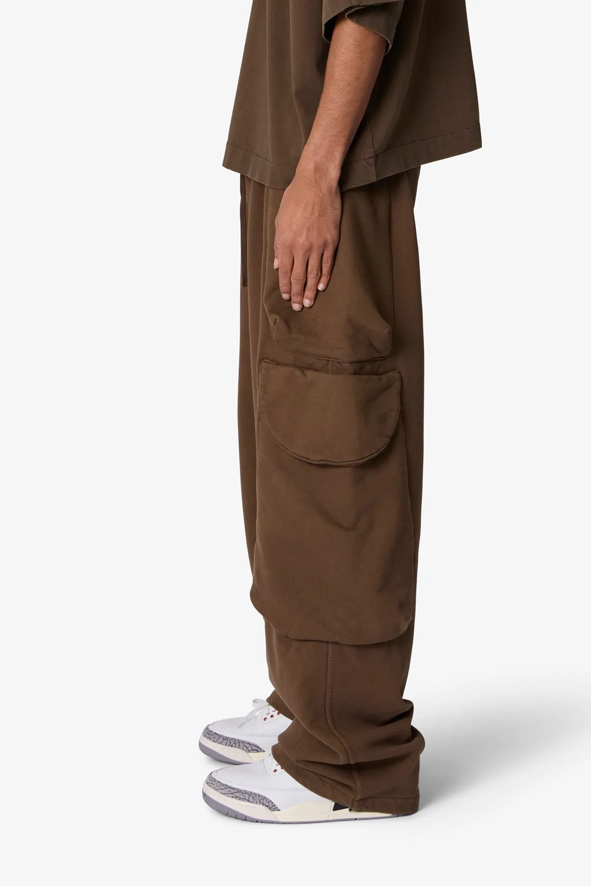 Side Cargo Pocket Sweatpants - Olive sold by MNML product image thumbnail 4