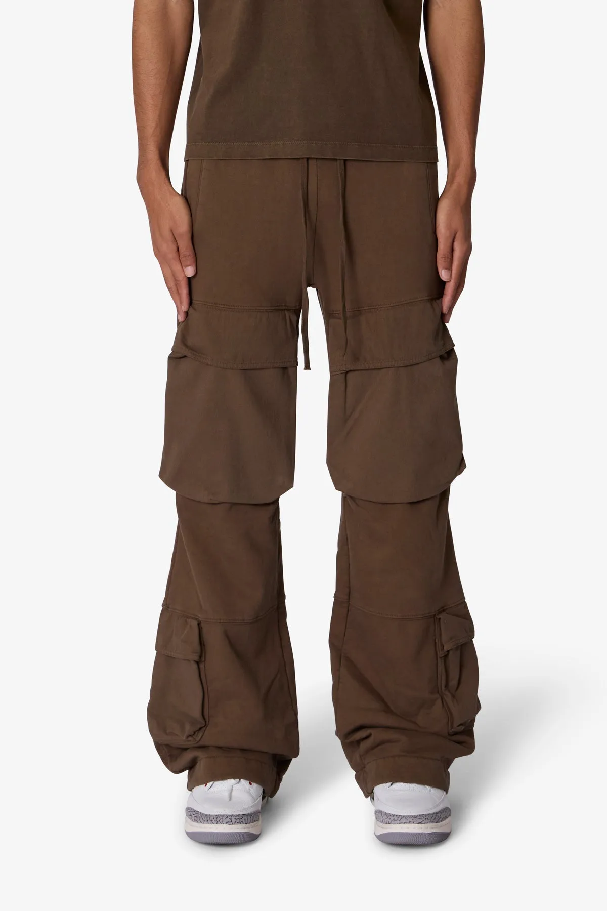 Front Cargo Sweatpants - Olive sold by MNML