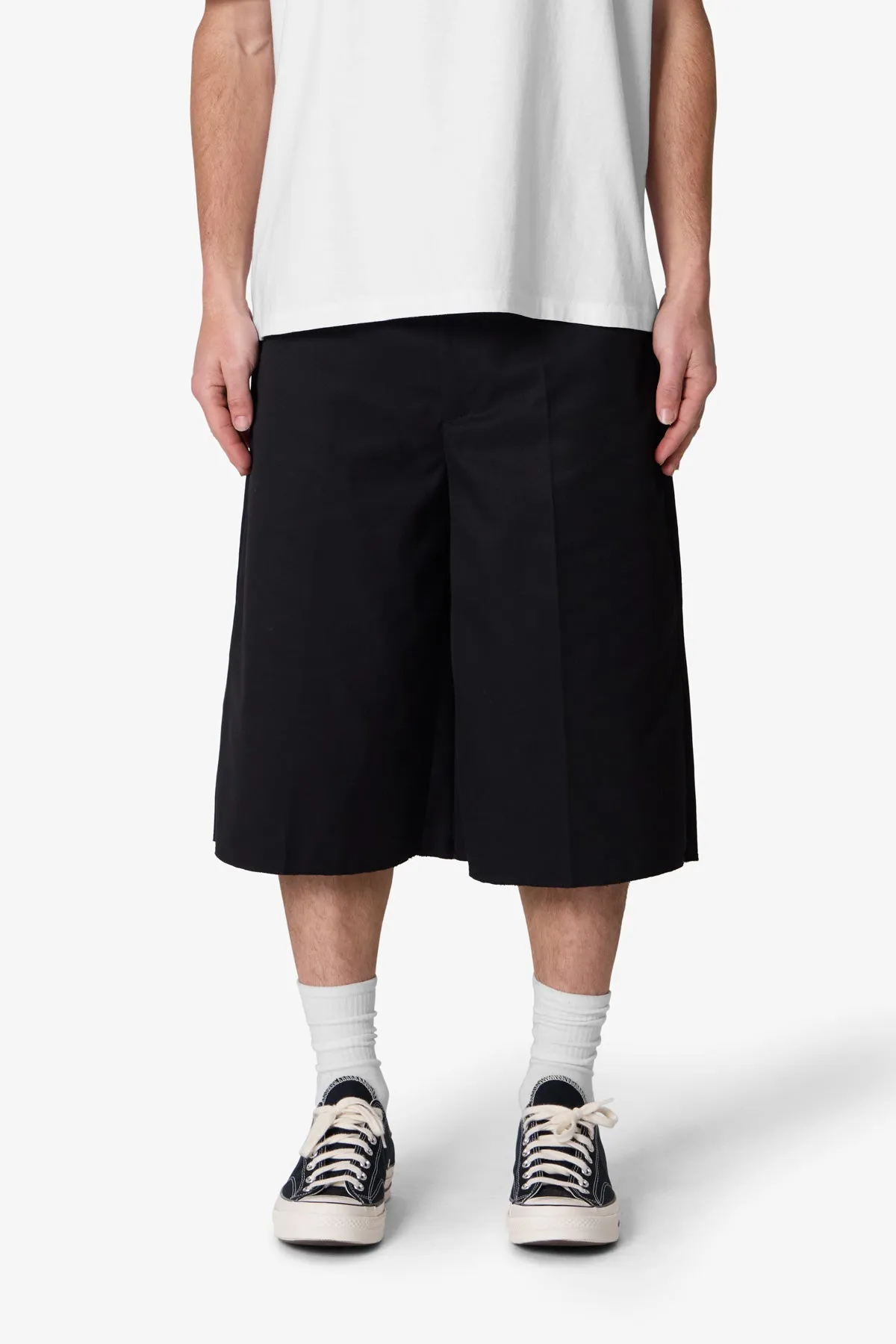 Baggy Pleated Shorts - Black sold by MNML product image thumbnail 2