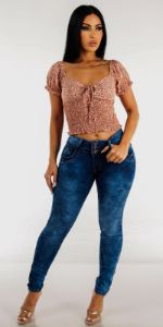 Mid Rise Acid Wash Butt Lift Skinny Jeans with Off Shoulder Floral Blouse sold by Moda