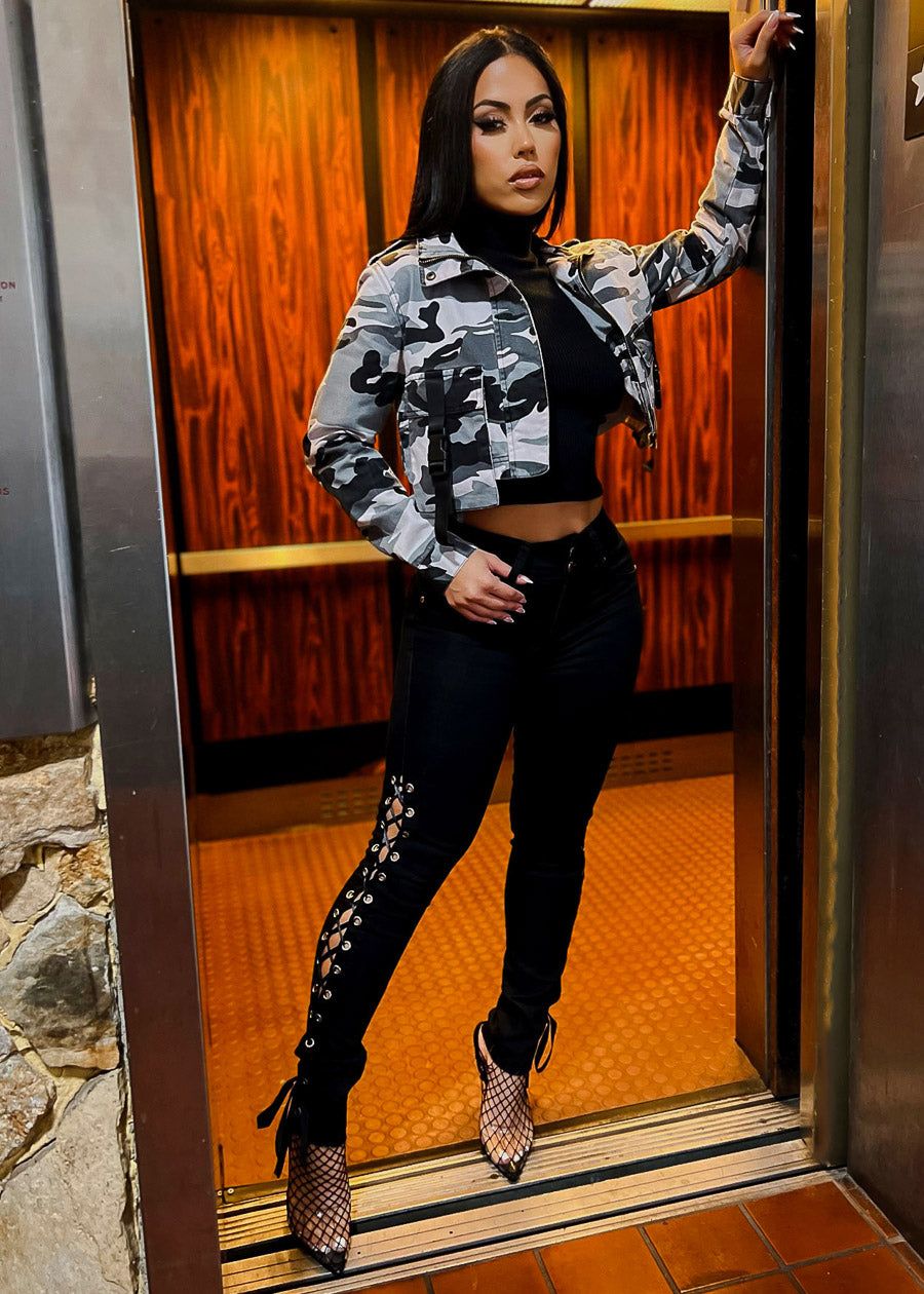 Black Long Sleeve Mock Neck Cropped Sweater Top sold by Moda product image thumbnail 2