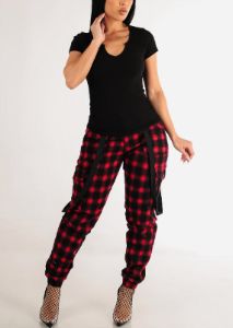 Black Short Sleeve Notched Ribbed Top sold by Moda