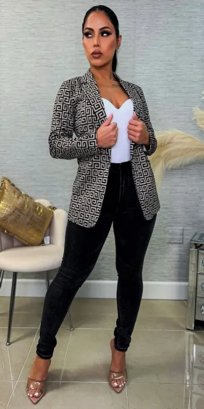 High Waisted Black Wash Skinny Jeans White Sweetheart Neckline Bodysuit and Long Sleeve Printed Blazer sold by Moda