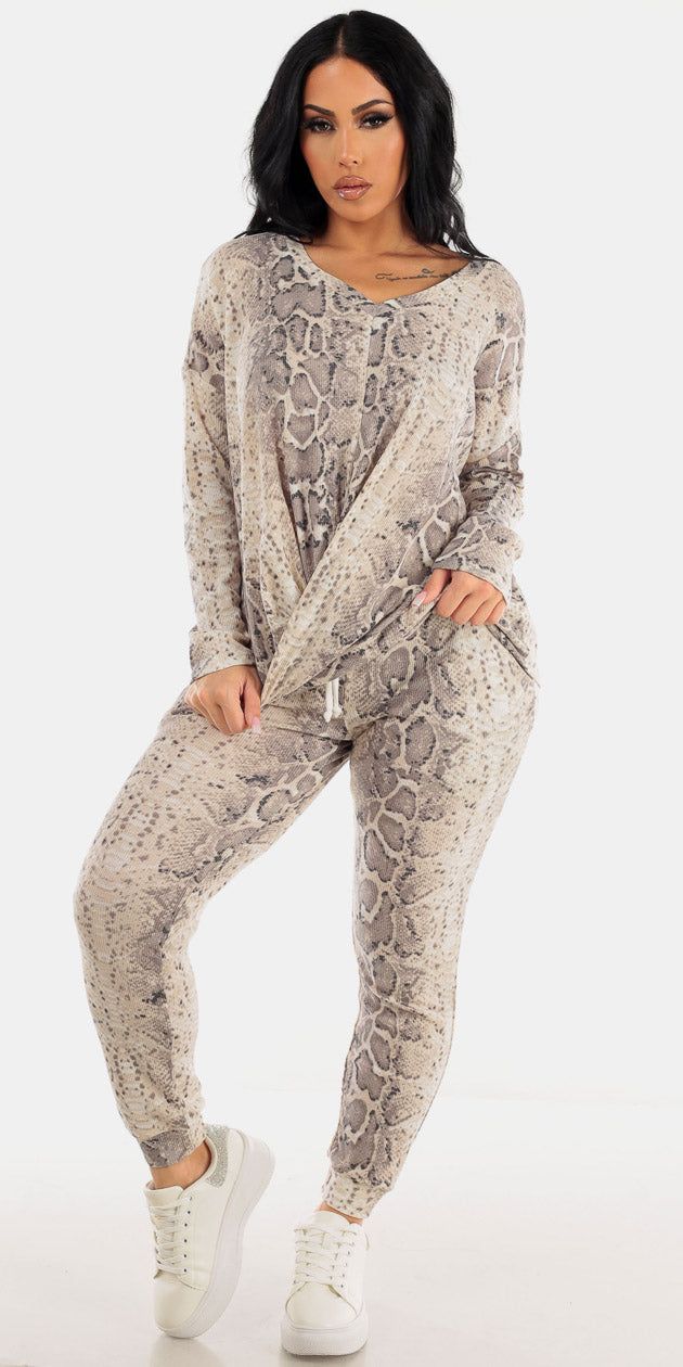 Snake Print Jogger Outfit sold by Moda