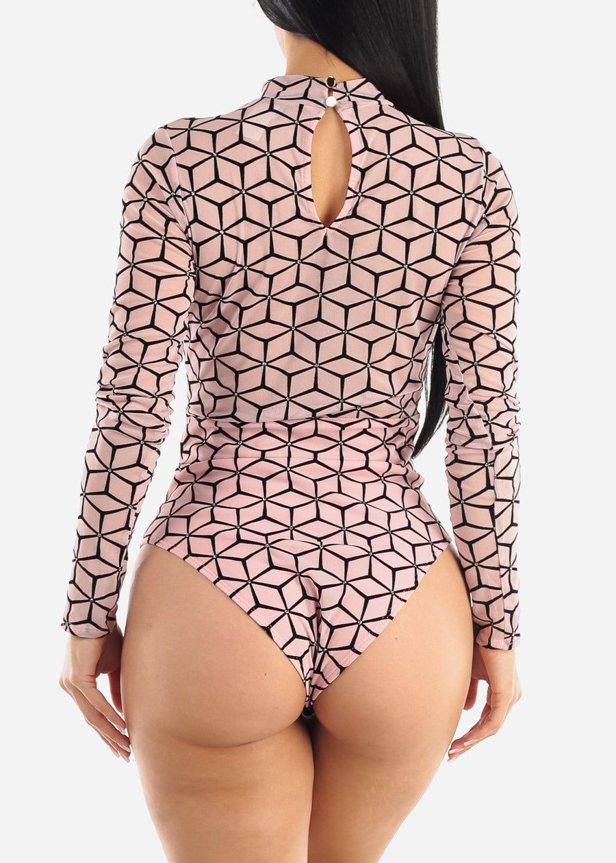 Long Sleeve Mock Neck Printed Mesh Bodysuit Light Pink sold by Moda product image thumbnail 4