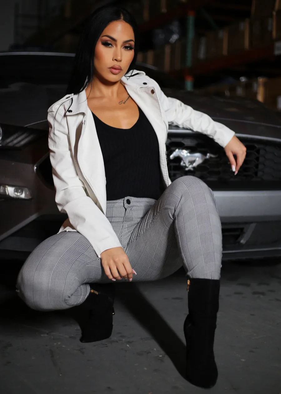 Black Short Sleeve V-Neck Rib Knit Sweater Top sold by Moda product image thumbnail 3