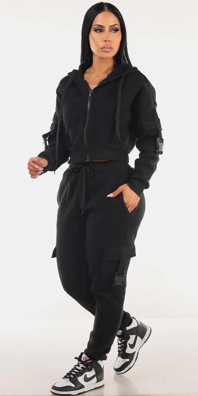 Black Cargo Fleece Joggers Look sold by Moda