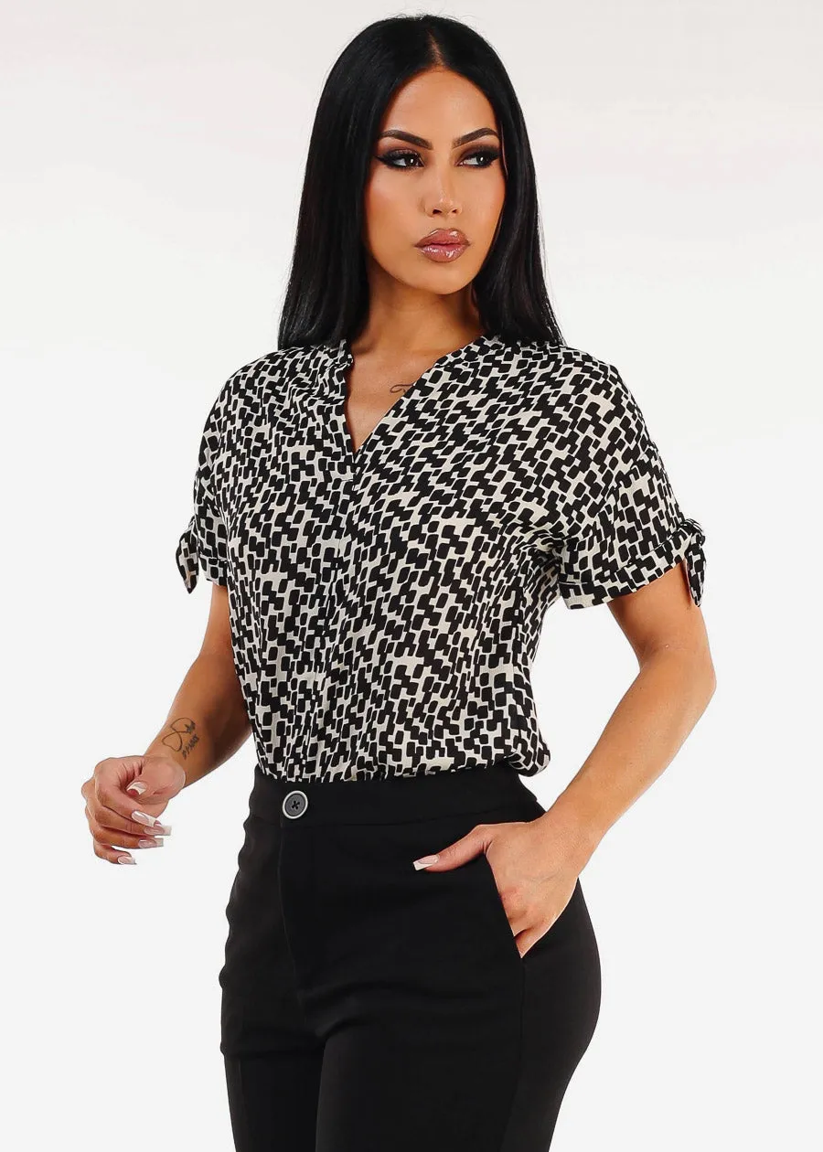 Short Sleeve V-Neck Printed Blouse Black sold by Moda