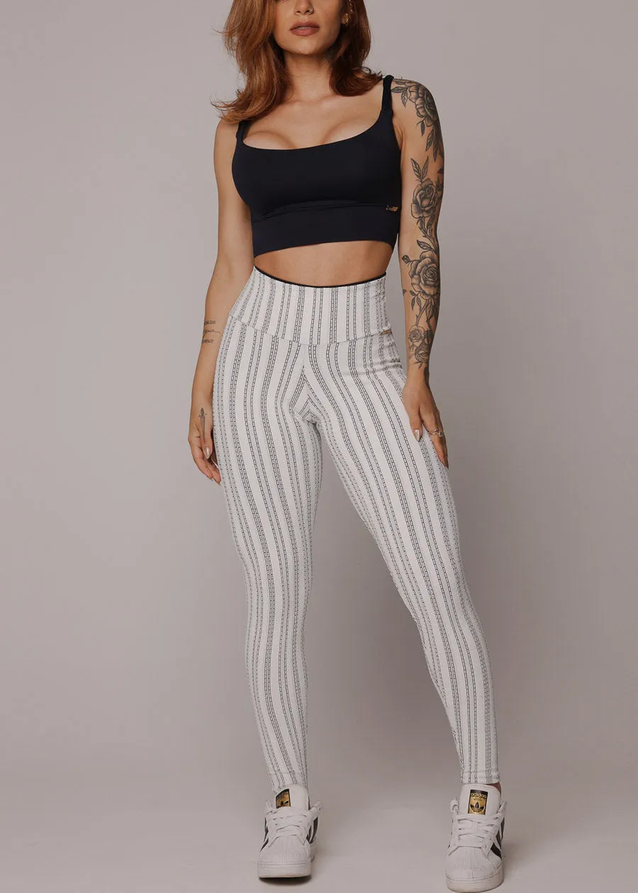 MADE IN BRAZIL Butt Lift Scrunch Leggings Printed Ivory sold by Moda product image thumbnail 5