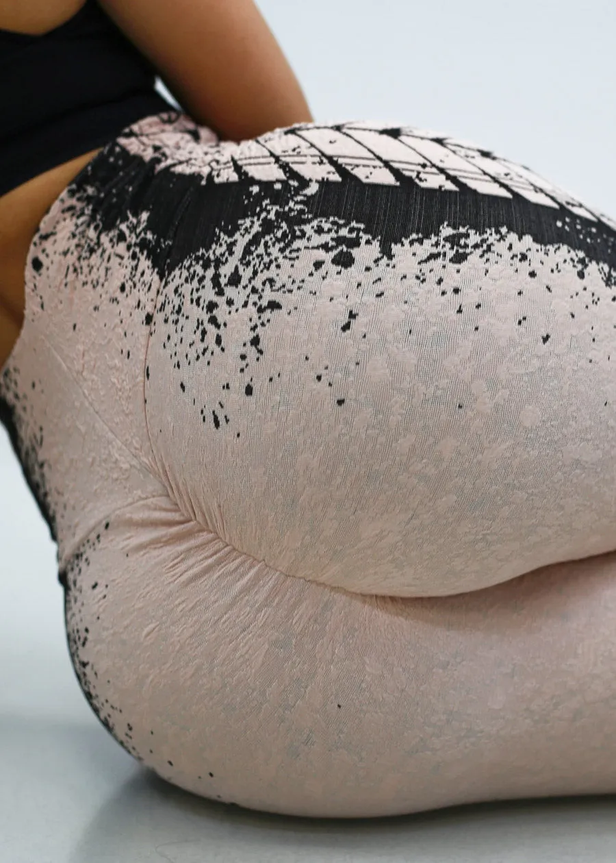 MADE IN BRAZIL Butt Lift Scrunch Leggings Printed Jacquard Rose sold by Moda