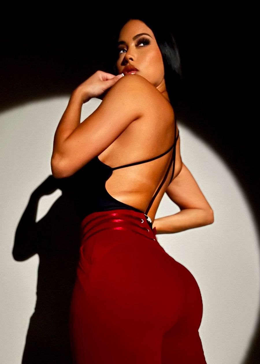 Black Open Back Seamless Bodysuit sold by Moda product image thumbnail 2