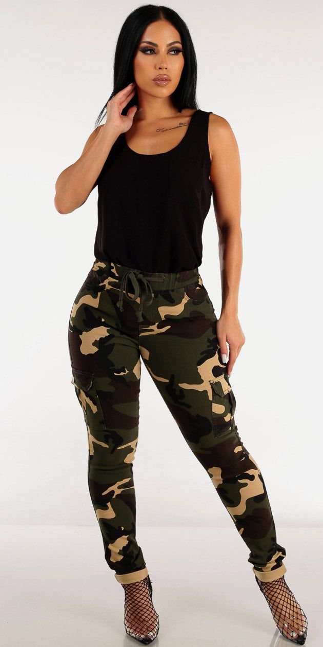 Drawstring Waist Camo Cargo Skinny Pants with Scoop Neck Sleeveless Tank Top sold by Moda