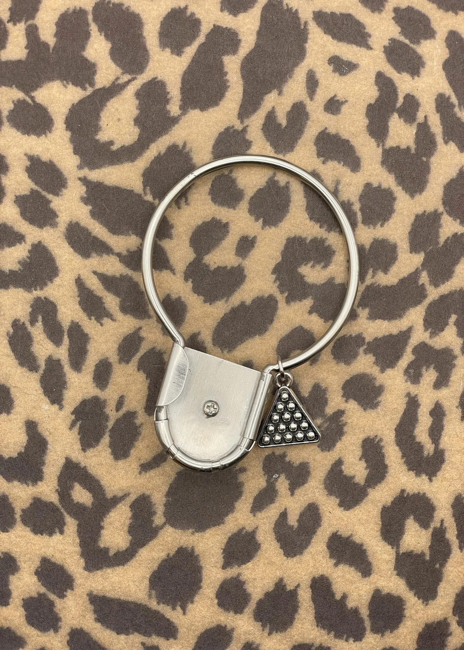 Billiard 8-Ball Round Jumbo Pin Keychain sold by Modcloth product image thumbnail 2