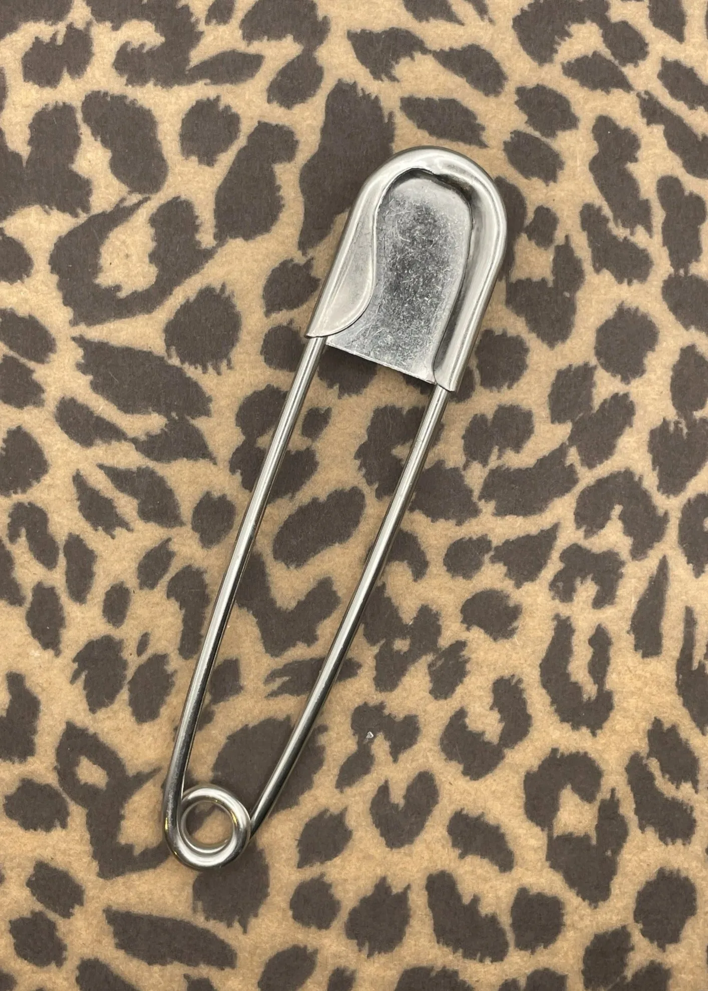 White Buffalo Turquoise Jumbo Safety Pin Keychain sold by Modcloth product image thumbnail 2