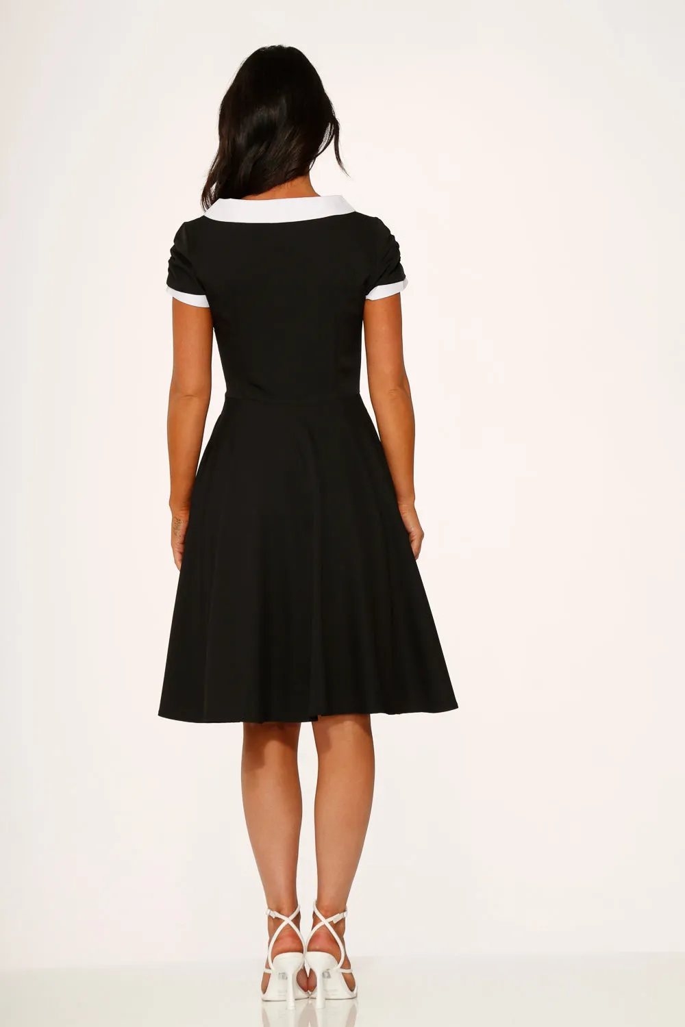 Black & White Keyhole Swing Dress sold by Modcloth product image thumbnail 4