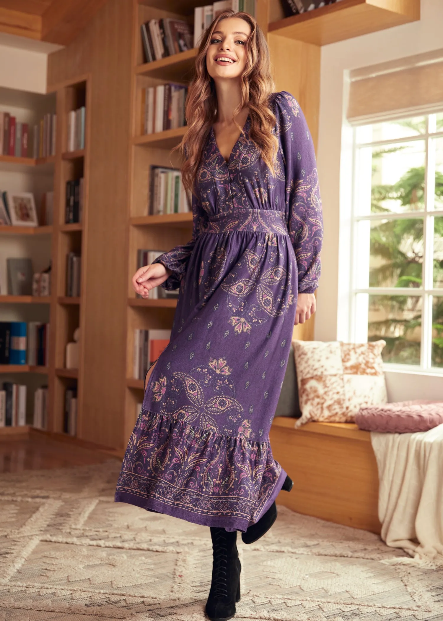 Goldie Hour V-Neck Midi Dress sold by Modcloth product image thumbnail 4