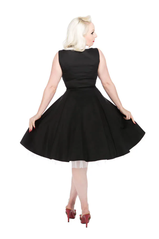 Black & White Queen Neck Swing Dress sold by Modcloth product image thumbnail 2