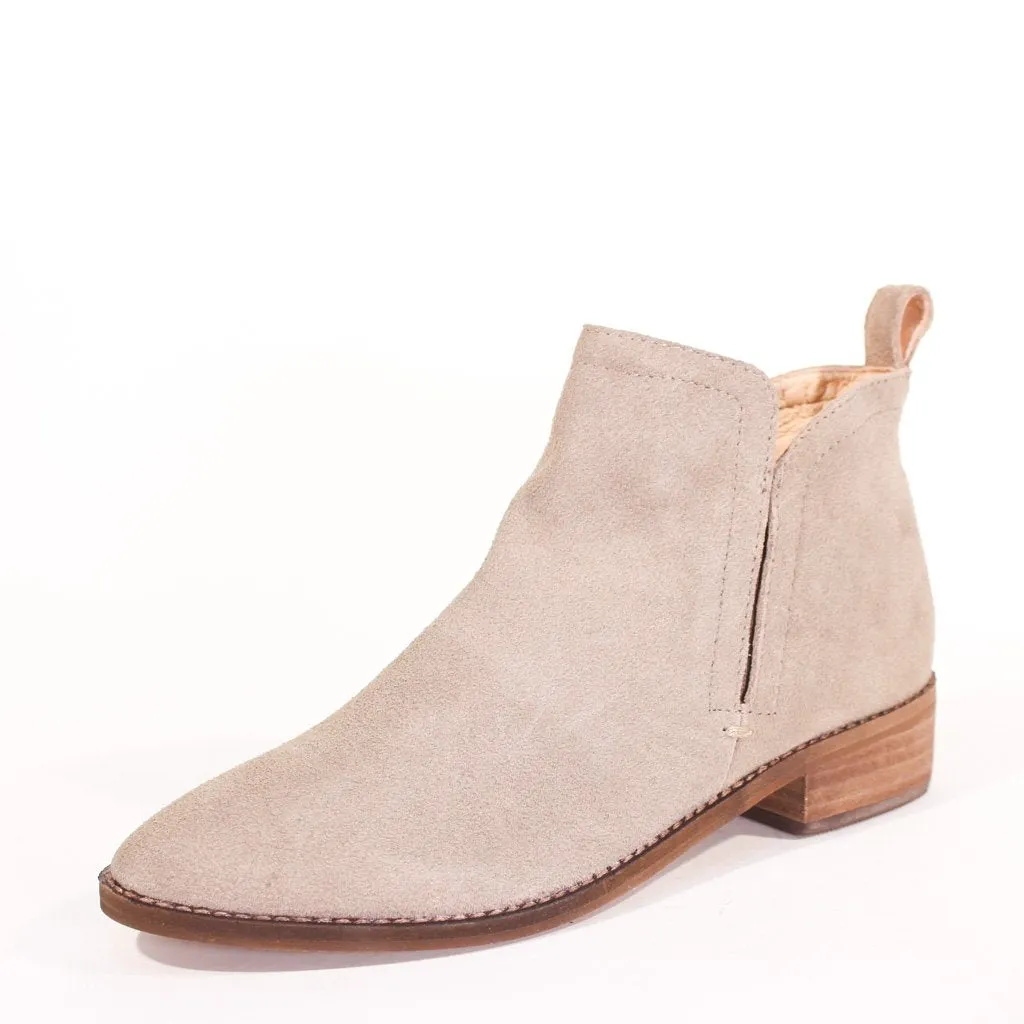 Kelly Chelsea Boots sold by Modcloth product image thumbnail 3