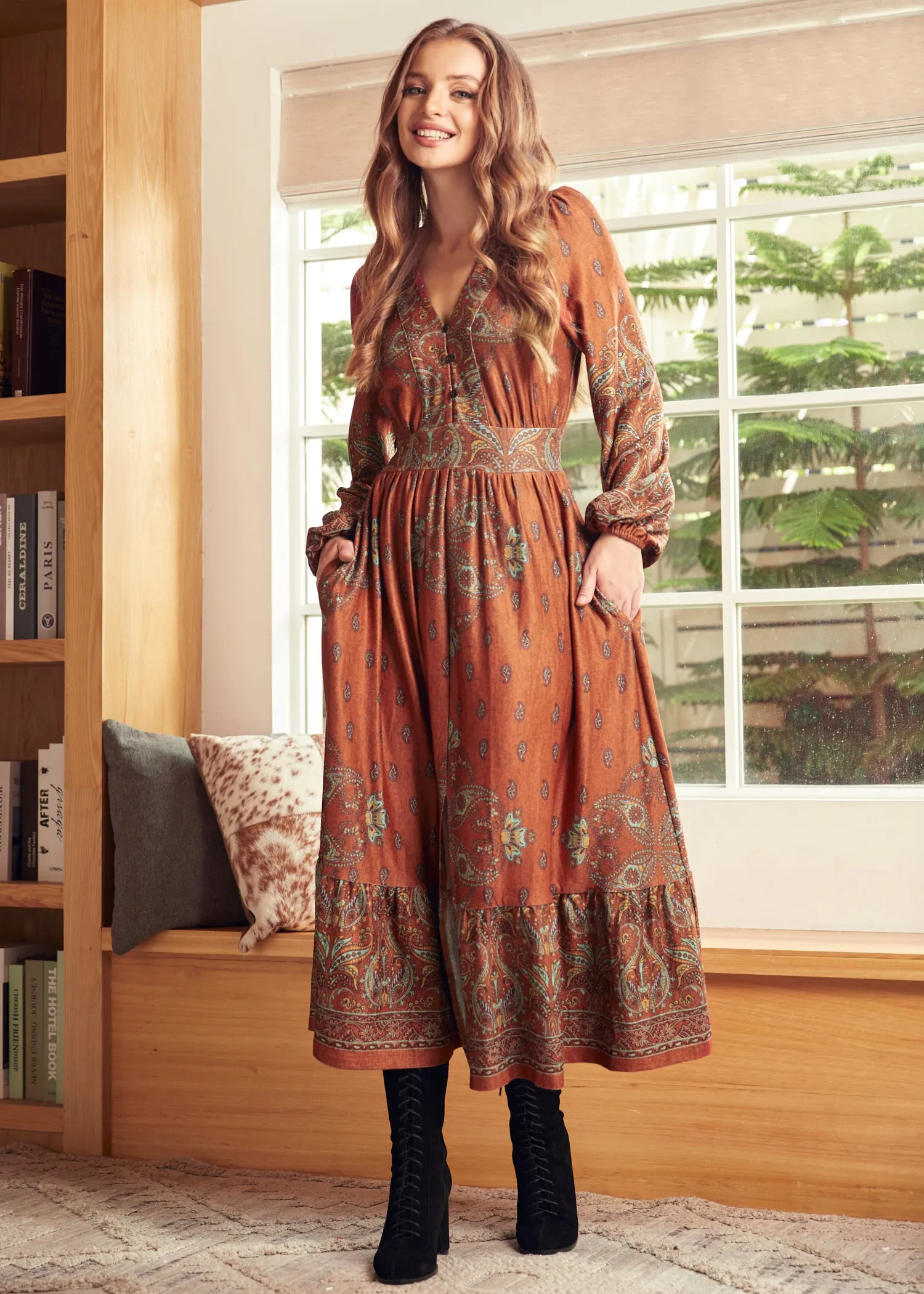 Goldie Hour V-Neck Midi Dress sold by Modcloth product image thumbnail 5