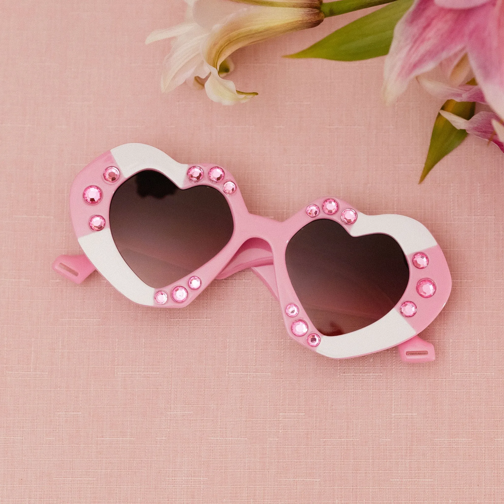 DOLLIE Heart Sunglasses sold by Modcloth product image thumbnail 2
