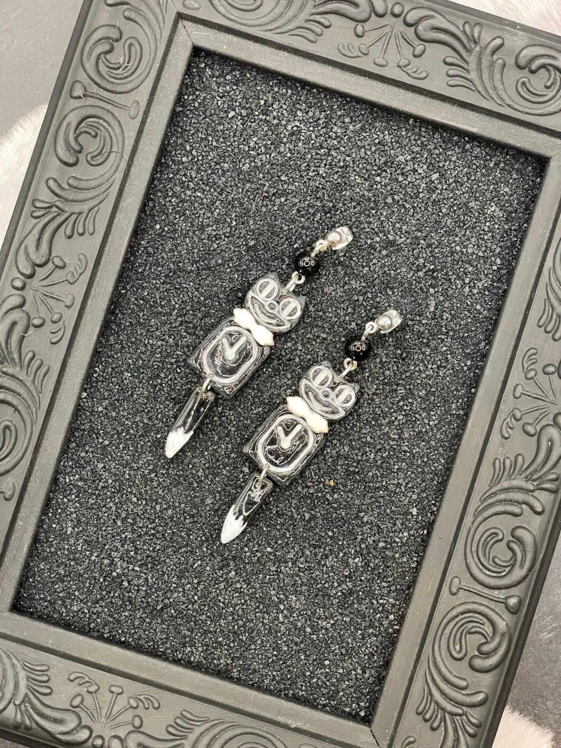 Retro Black Kitty Cat Clock Earrings sold by Modcloth product image thumbnail 3