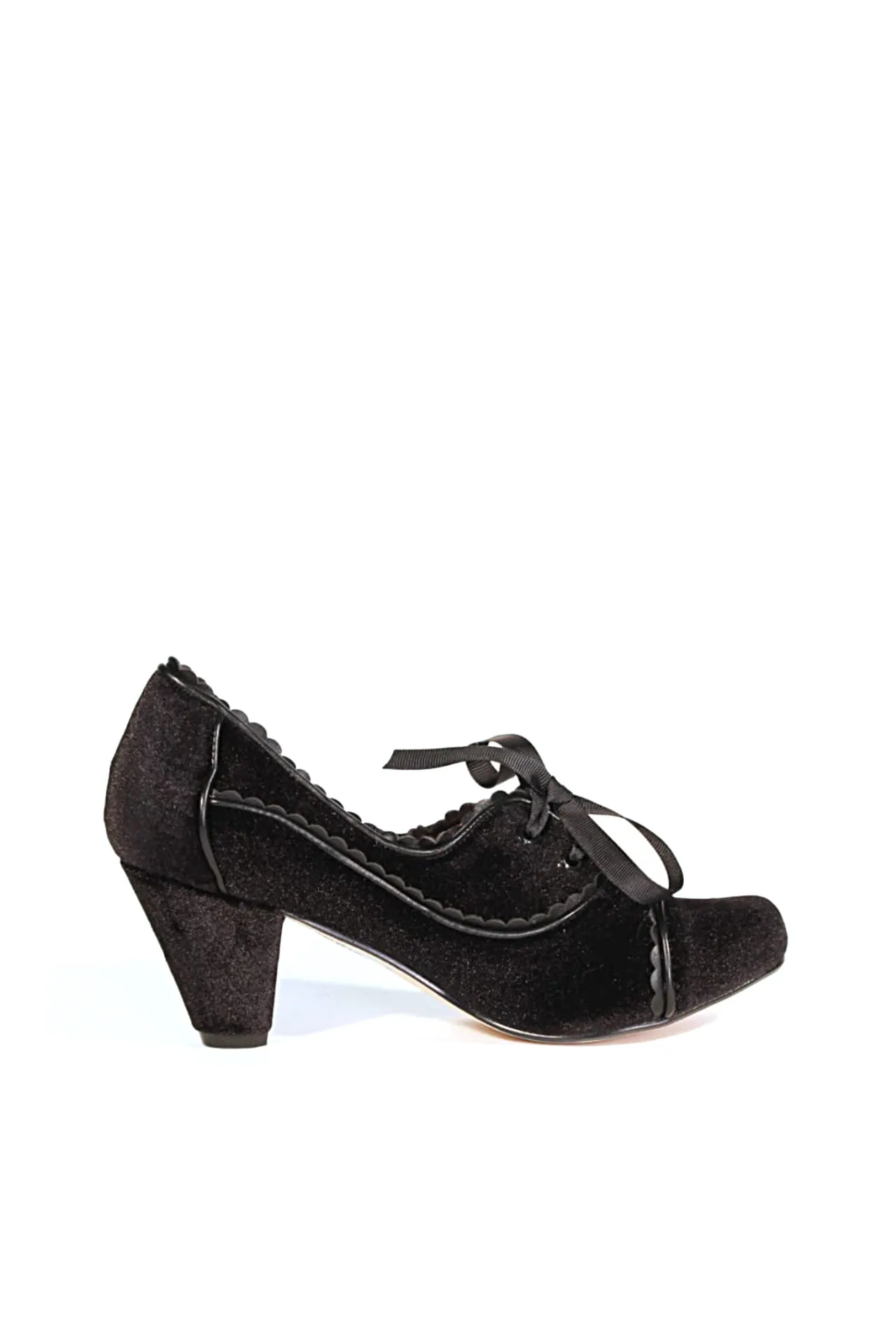 Madison Velvet Retro Heels Black sold by Modcloth product image thumbnail 4