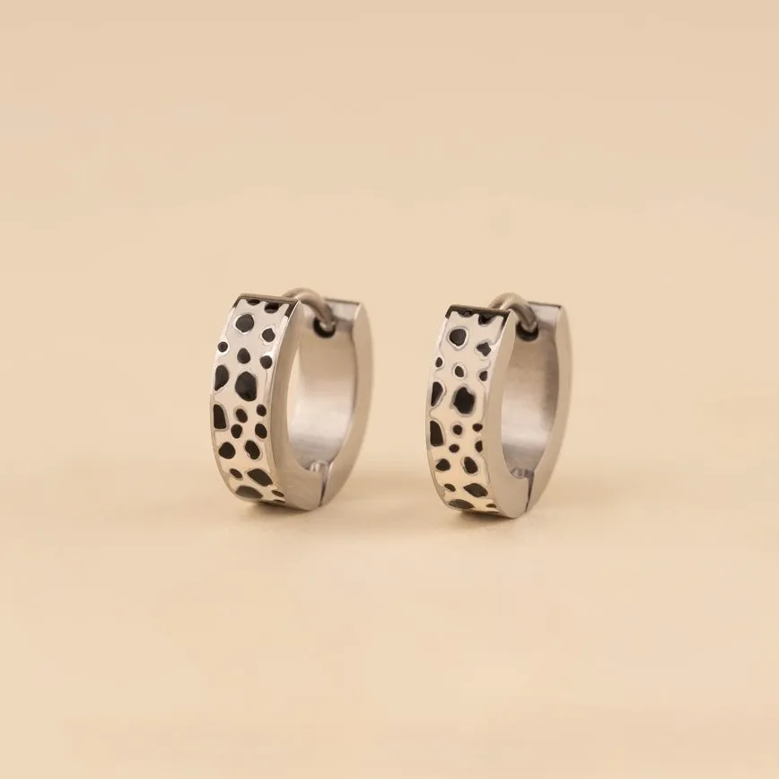 Leopard Chunky Huggie Hoop Earrings sold by Modcloth product image thumbnail 3