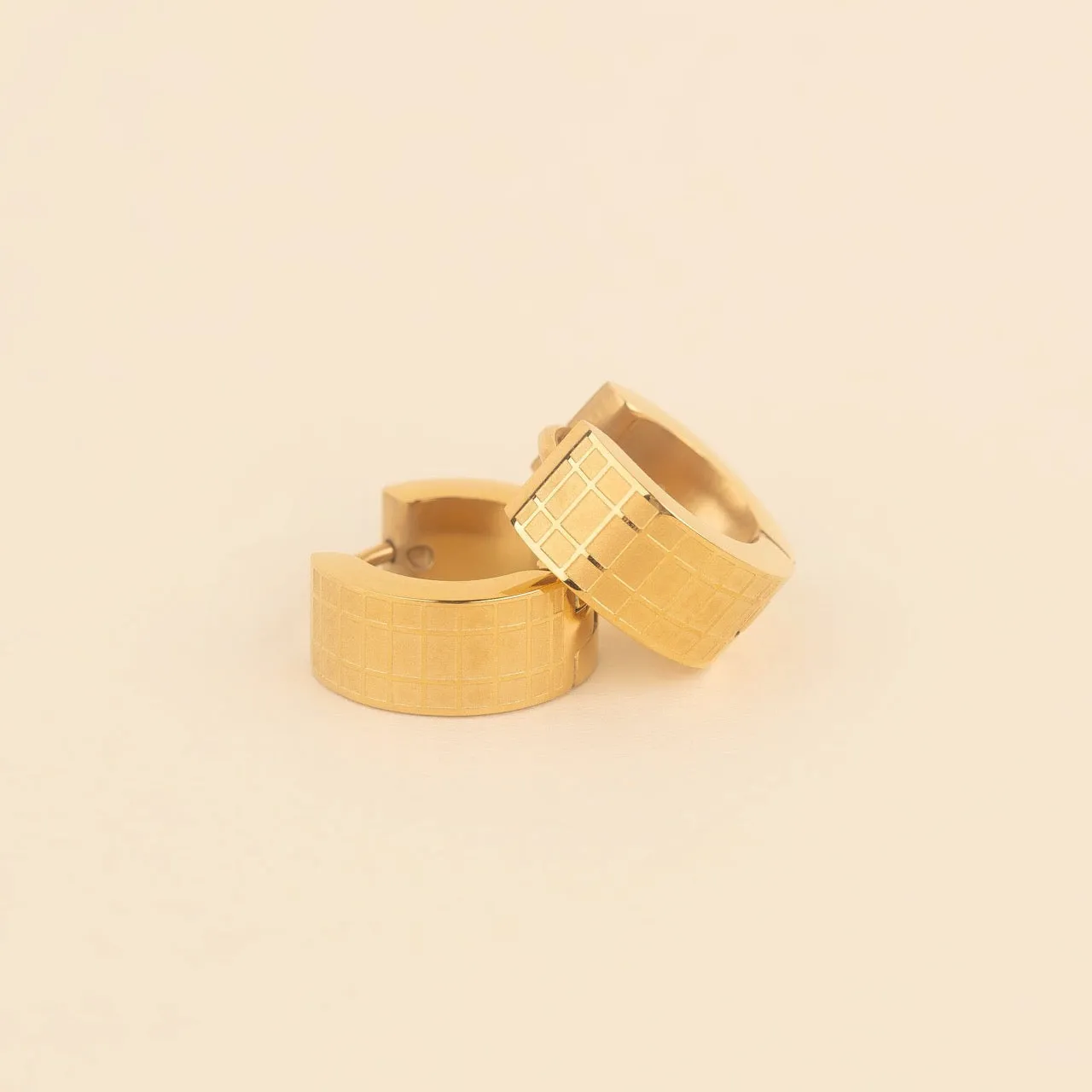 Excel Super Chunky Huggie Hoop Earrings sold by Modcloth product image thumbnail 4