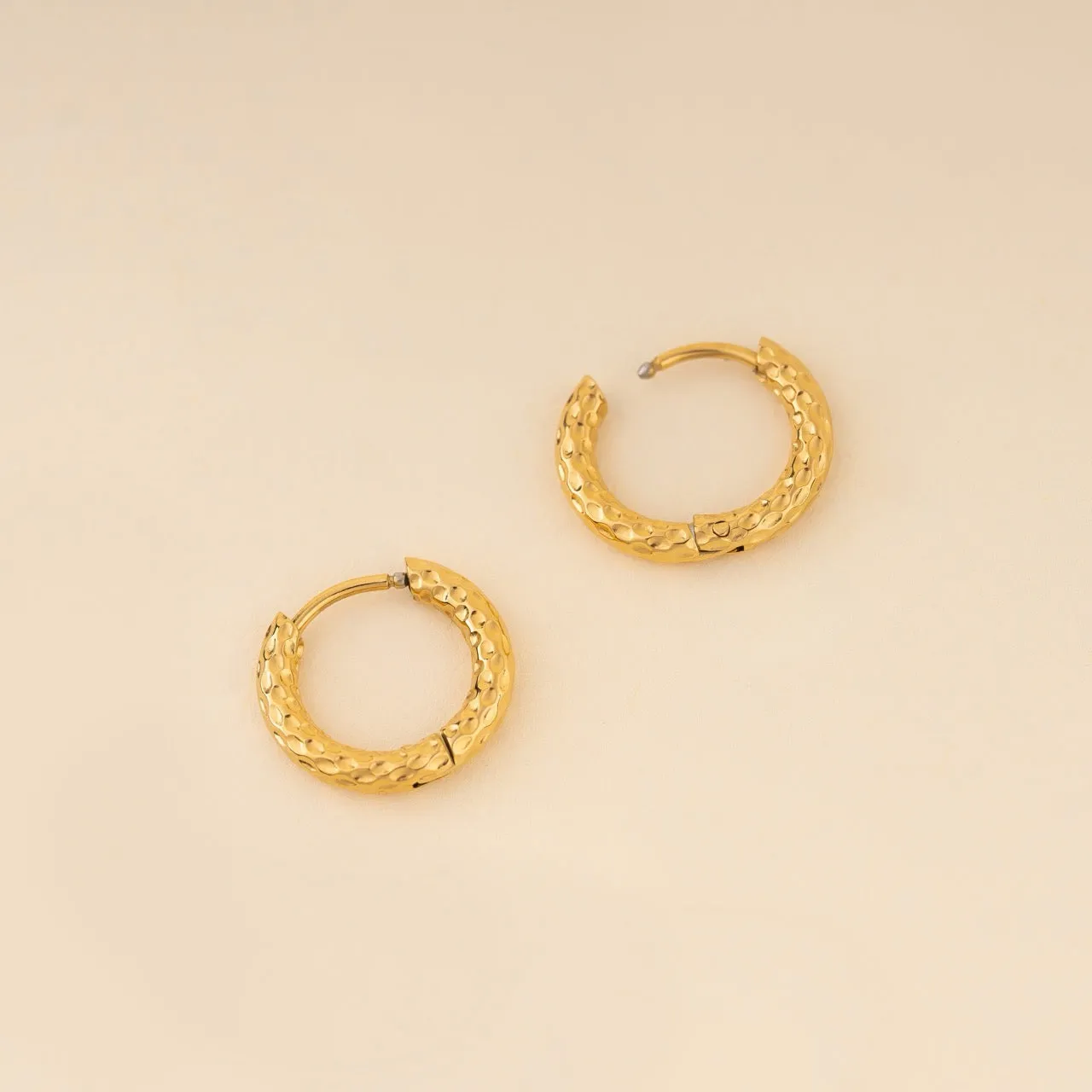 Hammered Rounded Huggie Hoop Earrings sold by Modcloth product image thumbnail 4