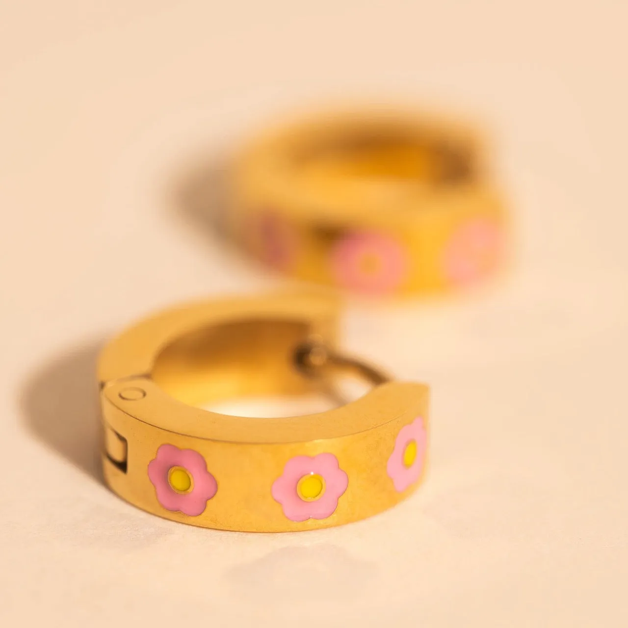 Flower Chunky Huggie Hoop Earrings sold by Modcloth product image thumbnail 3