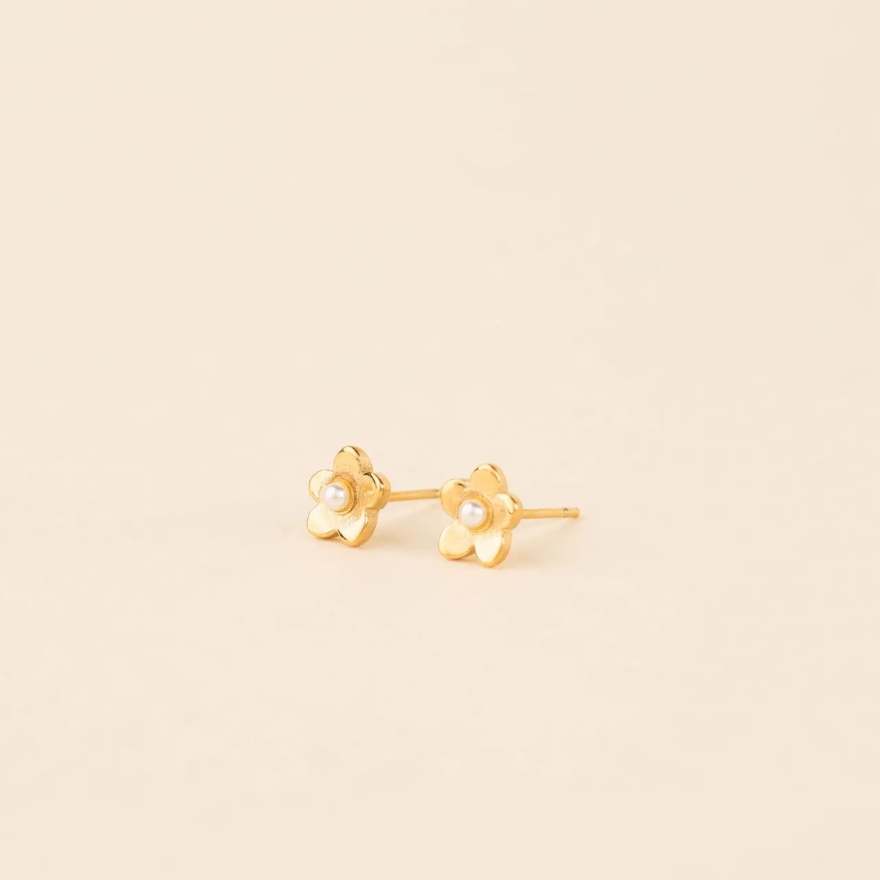 Mini Pearl Flower Stud Earrings sold by Modcloth product image thumbnail 4