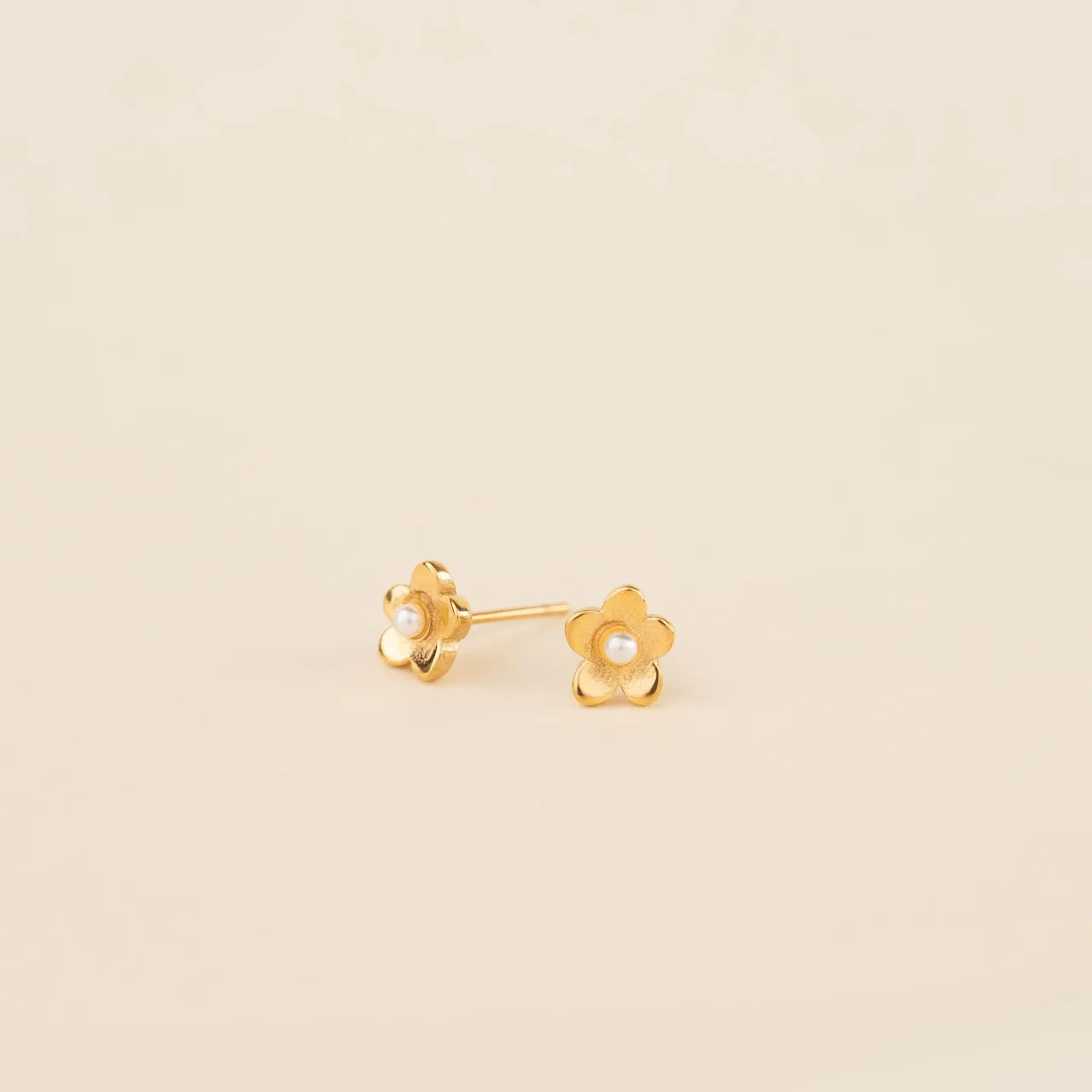 Mini Pearl Flower Stud Earrings sold by Modcloth product image thumbnail 3