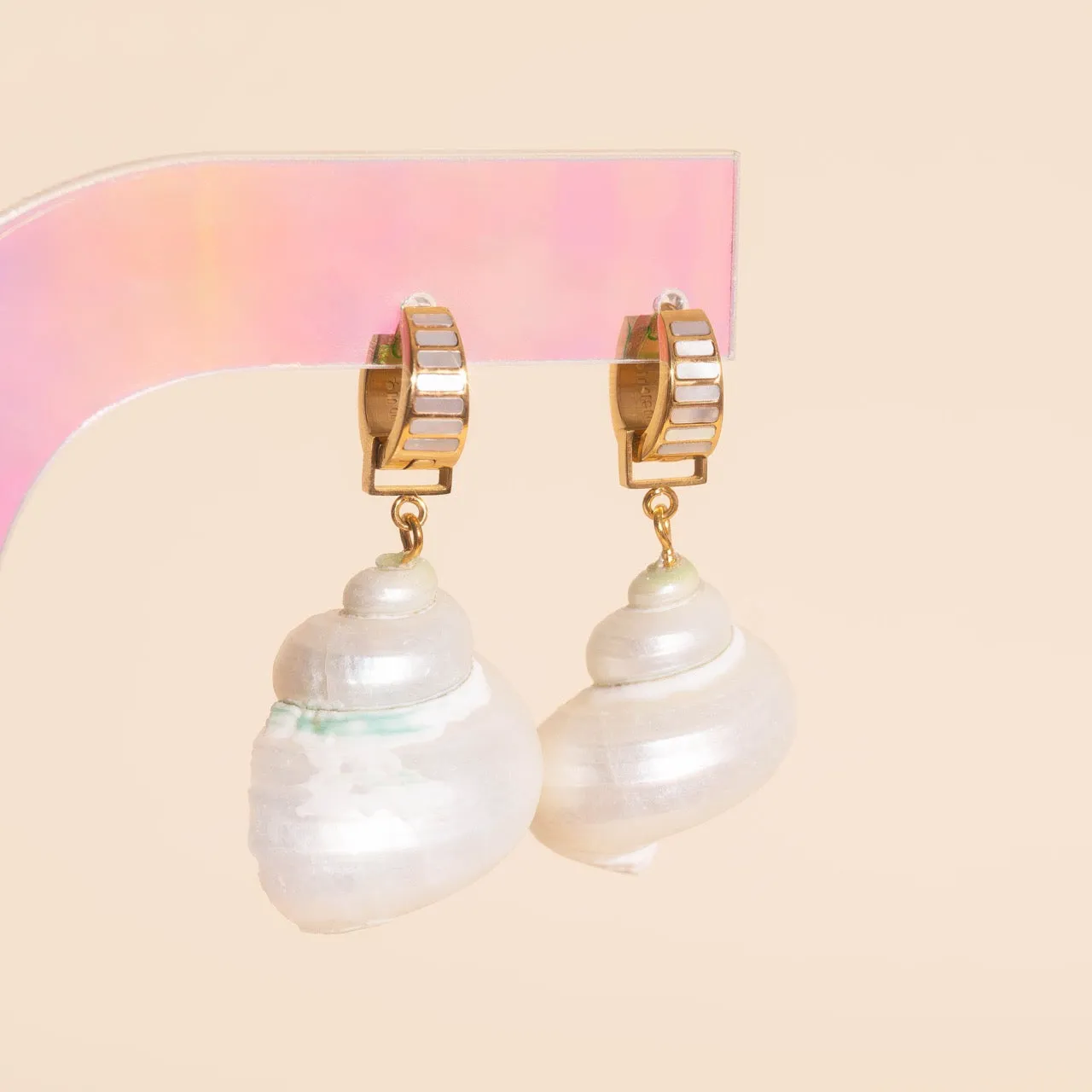 Jumbo Shell Super Chunky Huggie Hoop Charms sold by Modcloth product image thumbnail 4