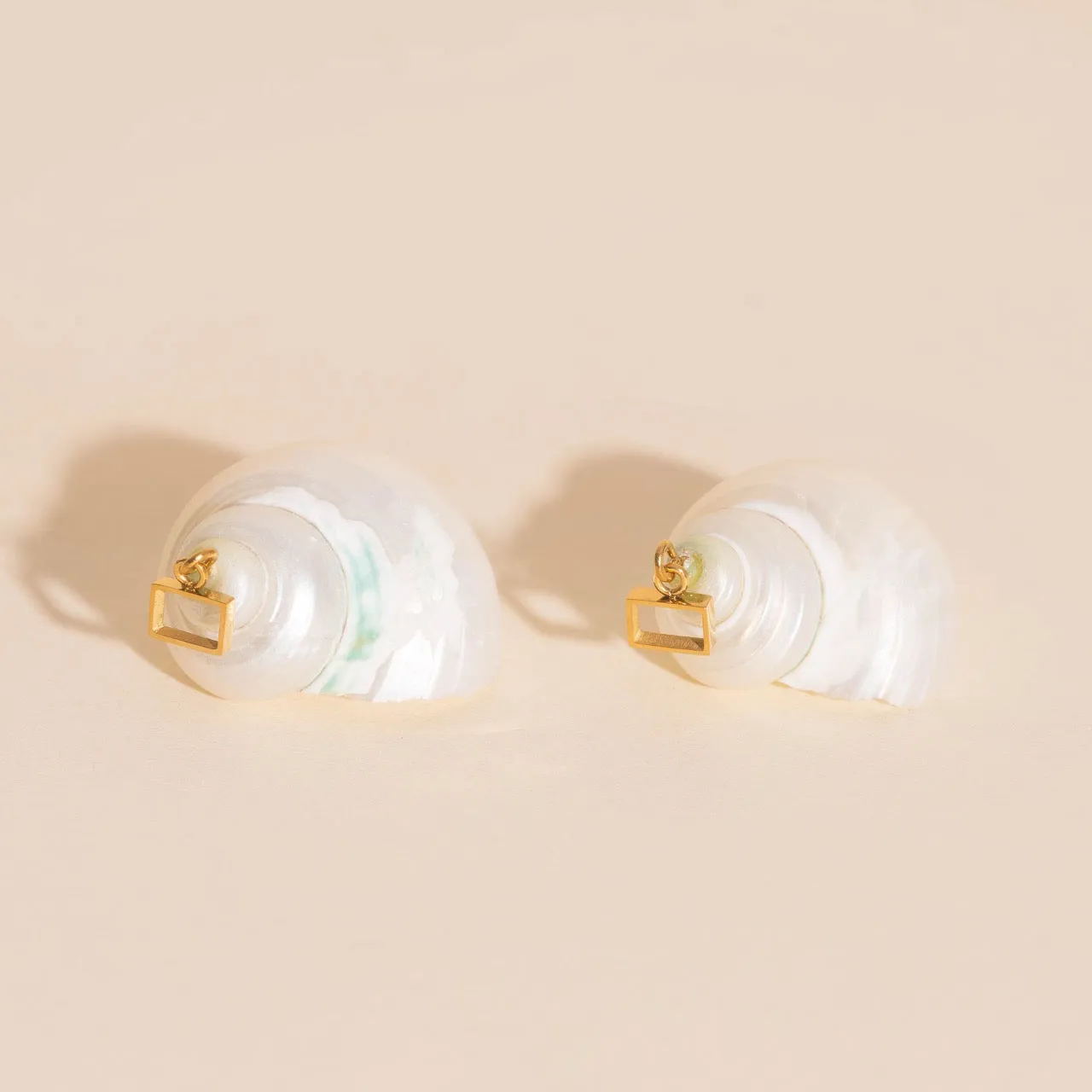 Jumbo Shell Super Chunky Huggie Hoop Charms sold by Modcloth product image thumbnail 2