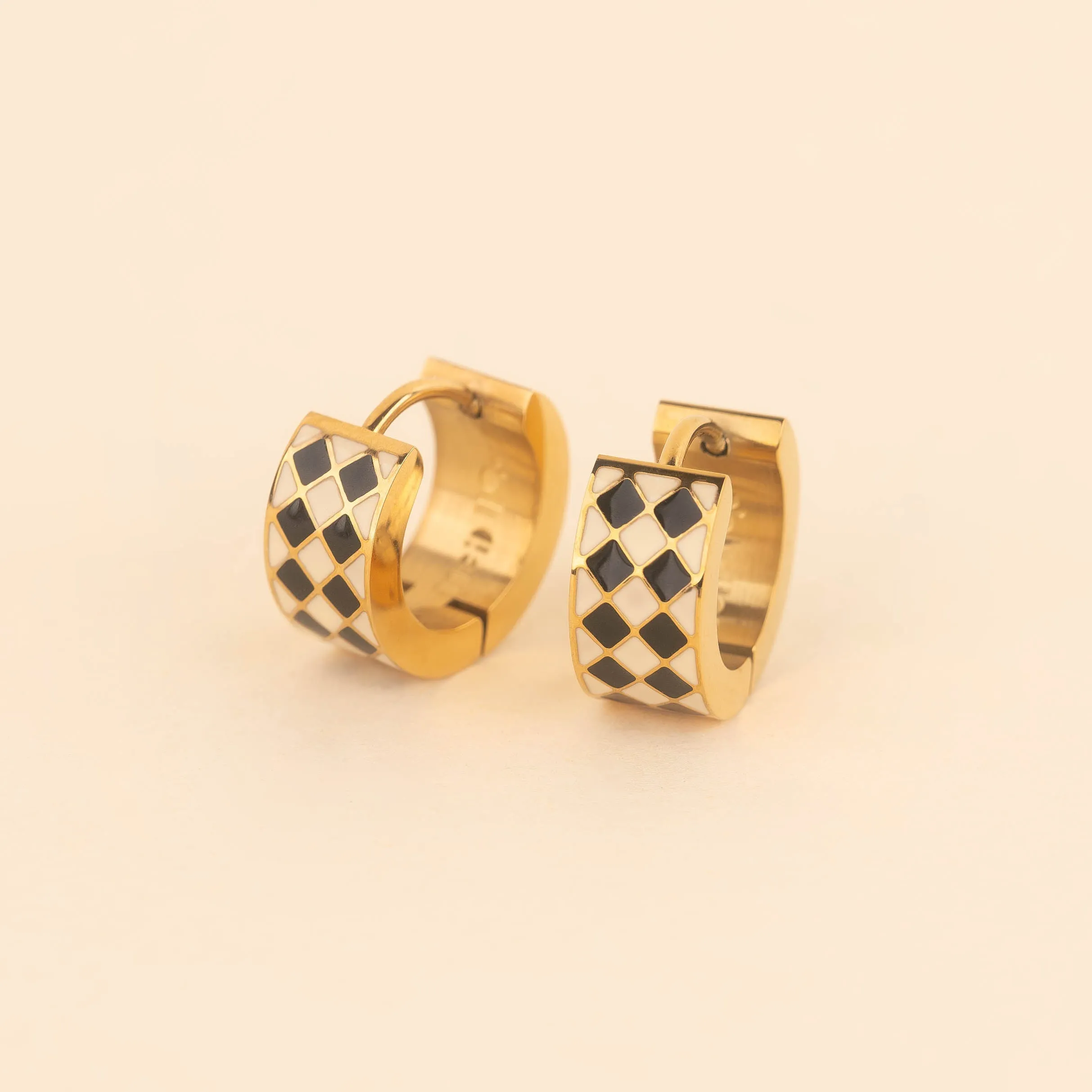 Argyle Super Chunky Huggie Hoop Earrings sold by Modcloth product image thumbnail 2