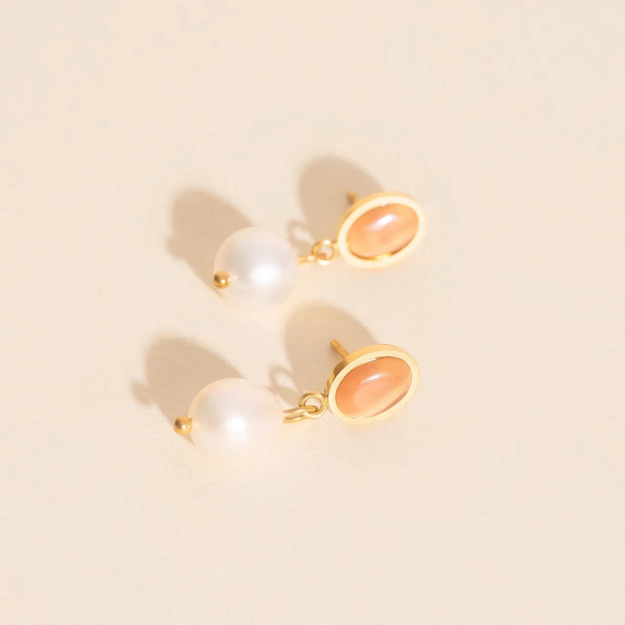 Elizabeth Taylor Stud Earrings sold by Modcloth product image thumbnail 3