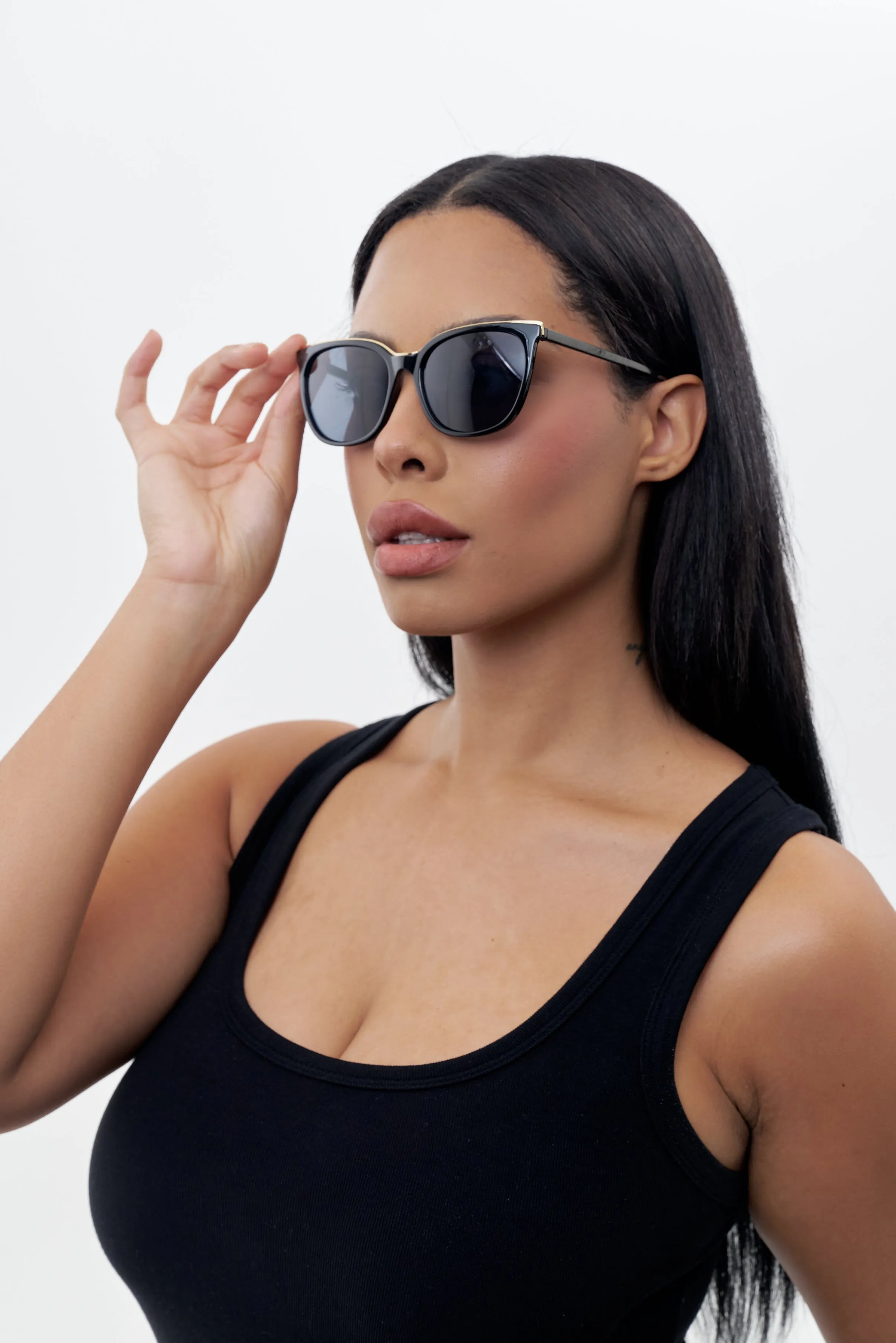 SASHA Sunglasses - White or Black sold by Modcloth product image thumbnail 4