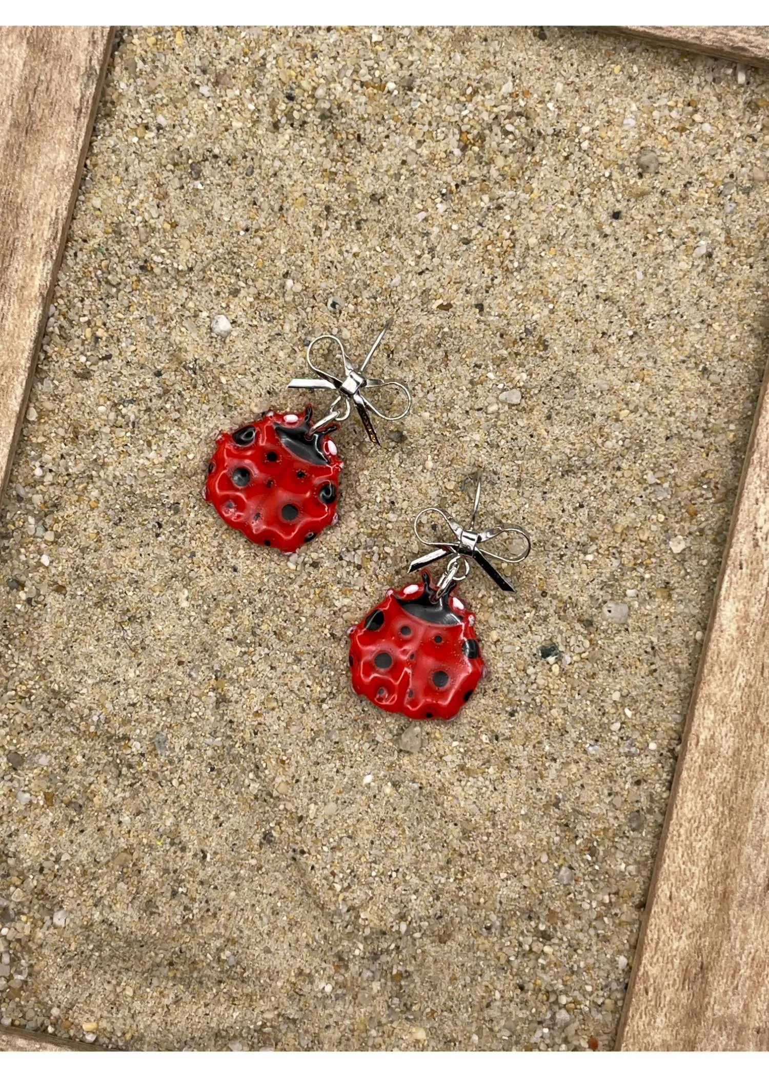 Lady Bug Dangle Earrings with Bow sold by Modcloth product image thumbnail 3