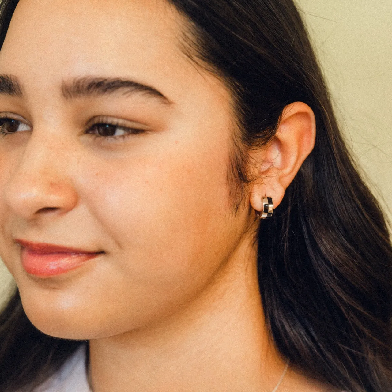 Checkered Rounded Super Chunky Huggie Hoop Earrings sold by Modcloth product image thumbnail 5