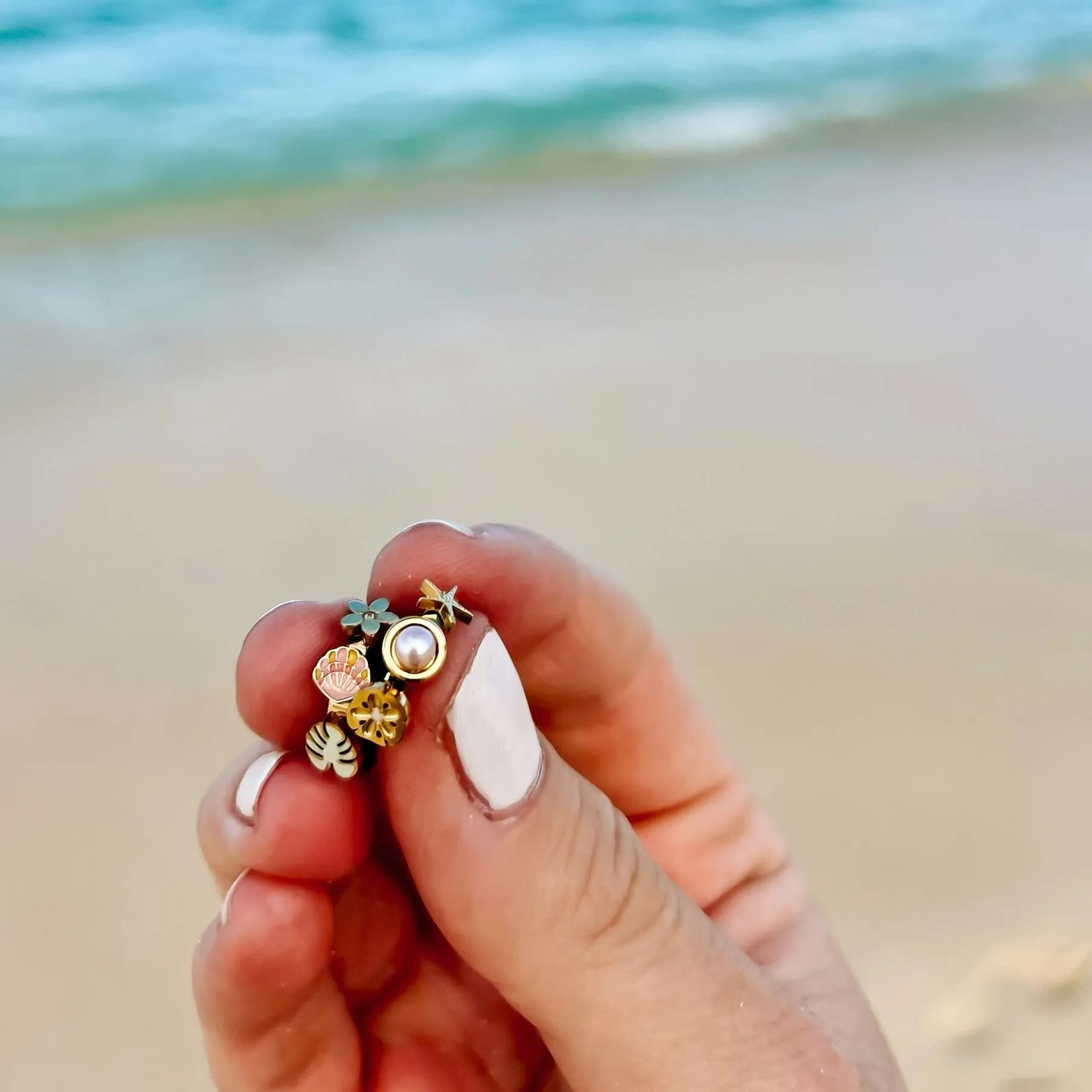 Hawaii 3D Huggie Hoop Earrings sold by Modcloth product image thumbnail 2