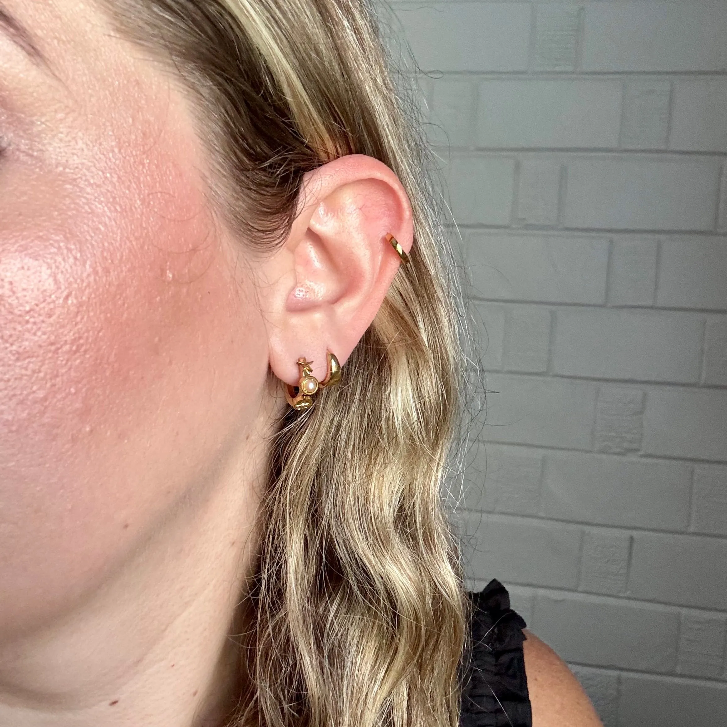 Hawaii 3D Huggie Hoop Earrings sold by Modcloth product image thumbnail 3