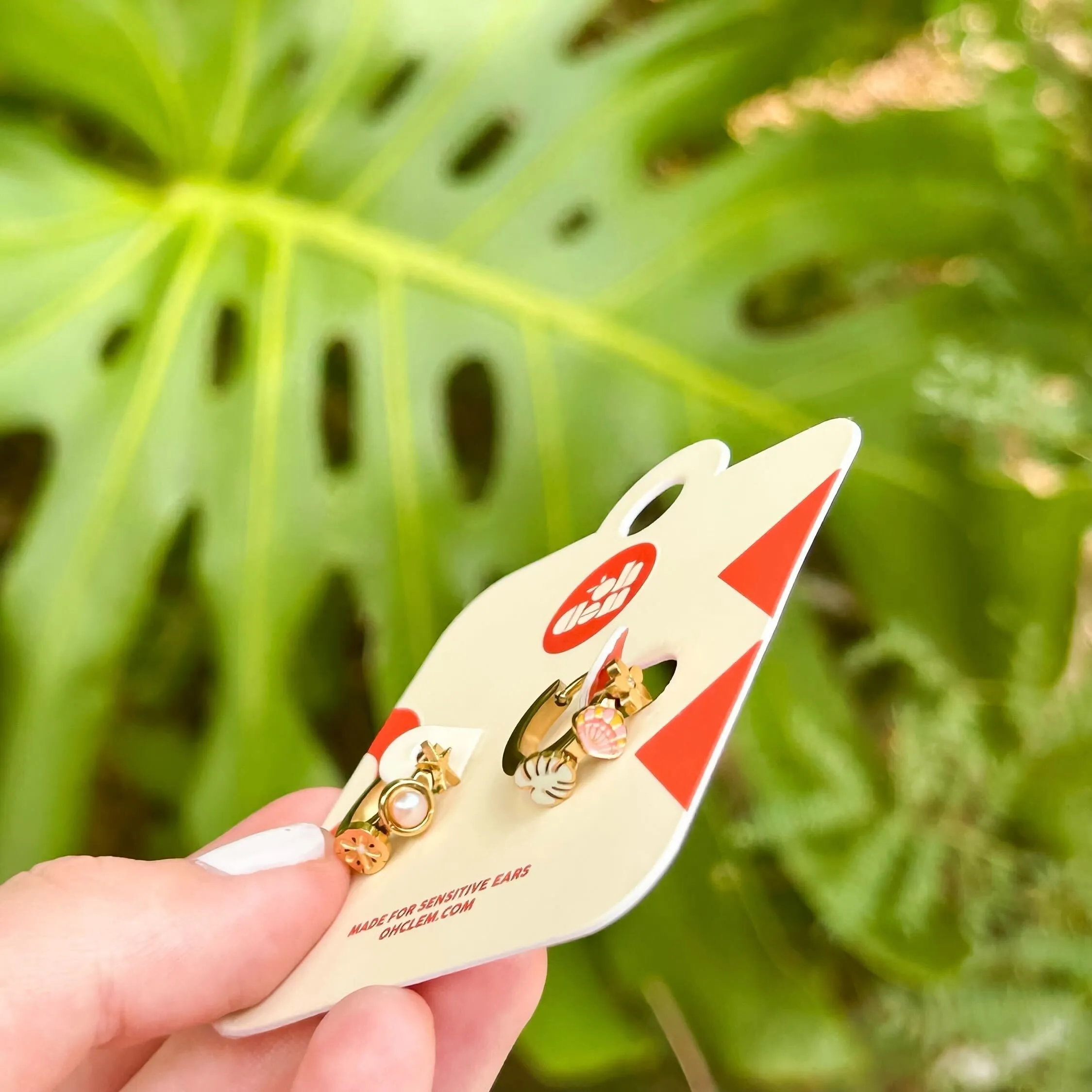 Hawaii 3D Huggie Hoop Earrings sold by Modcloth product image thumbnail 5